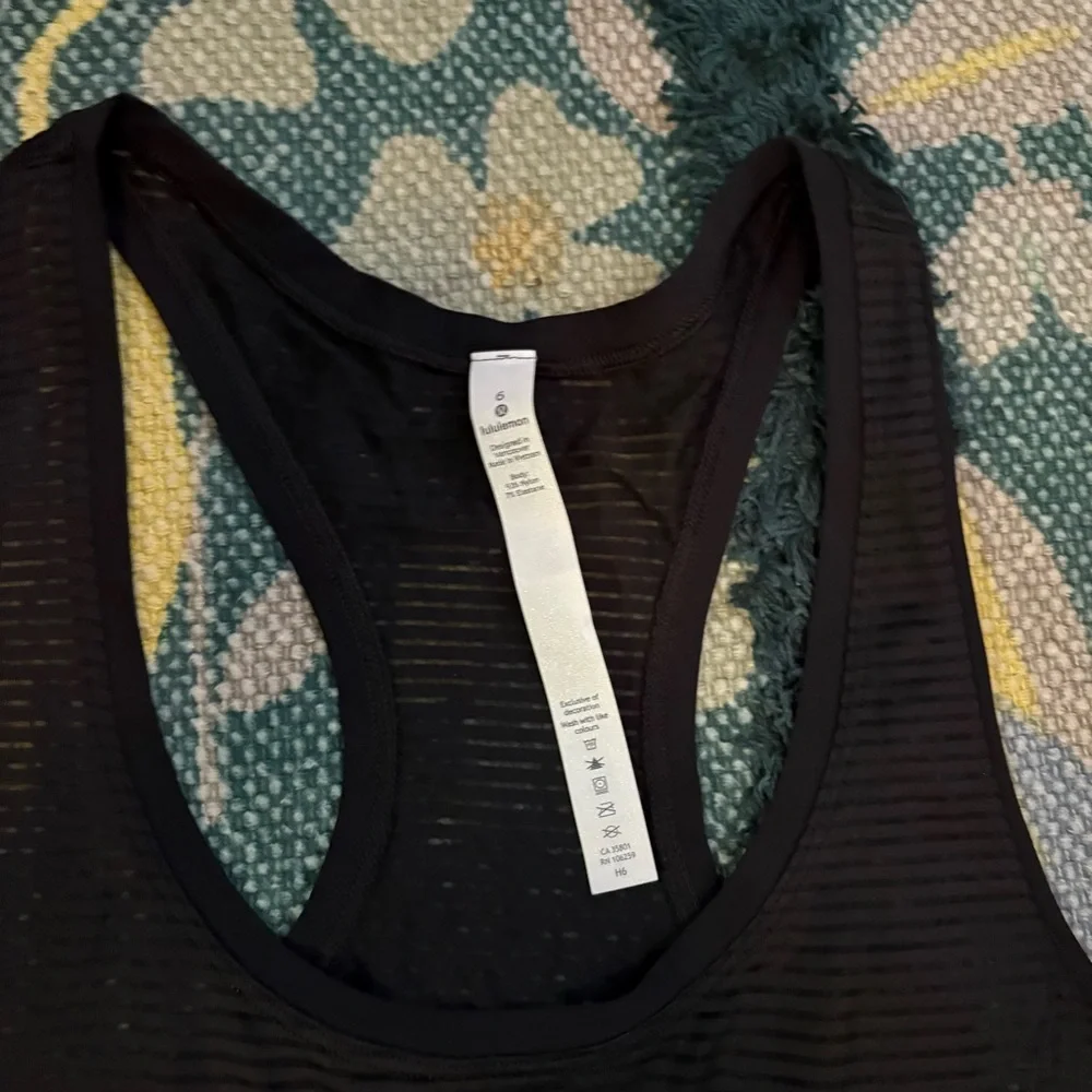 NWT Lululemon All Love Tank *Striped Mesh Black 6 - Picture 3 of 4